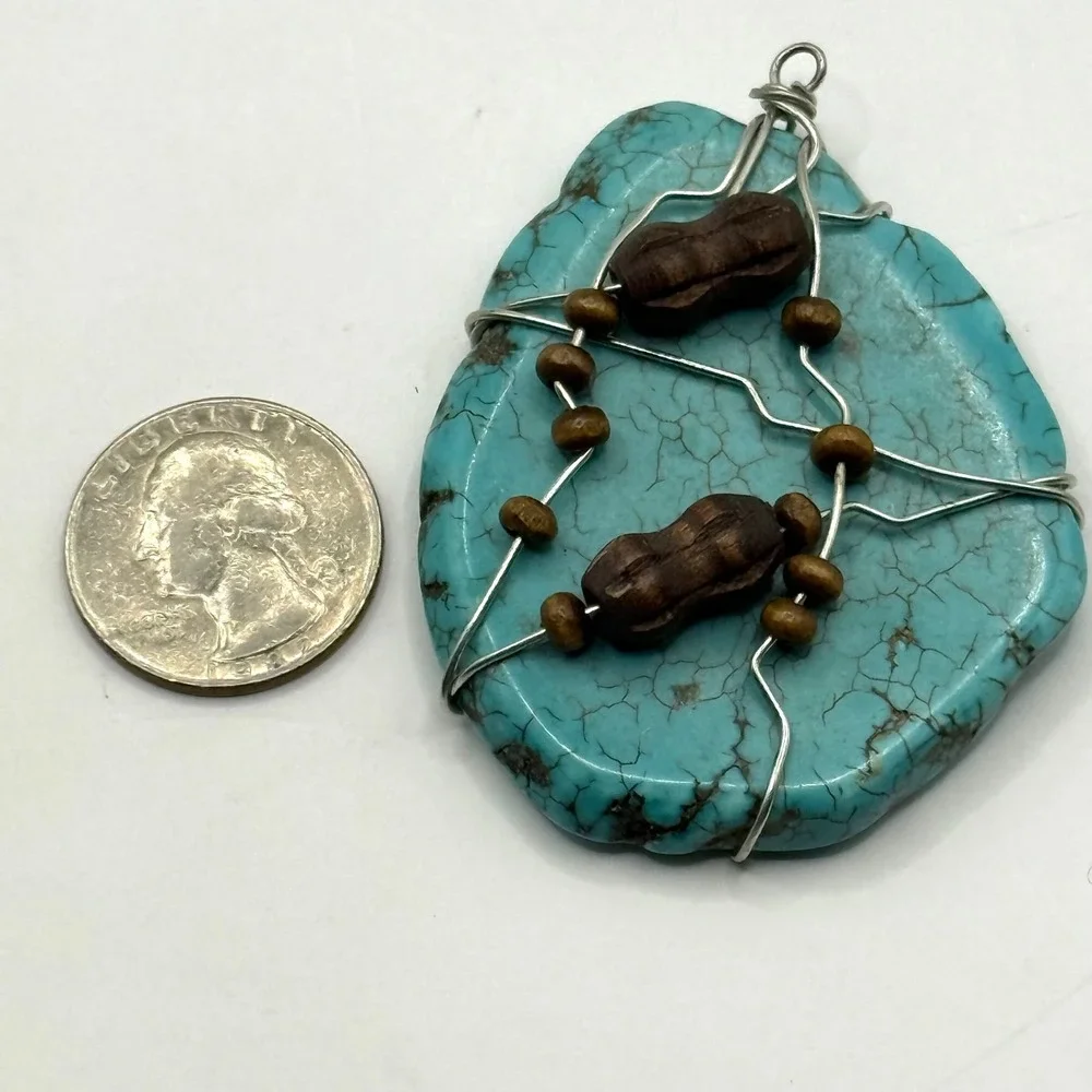 Large (faux?)‎ Turquoise Stone Wood Beads Shaped Wire Pendant - Picture 6 of 7
